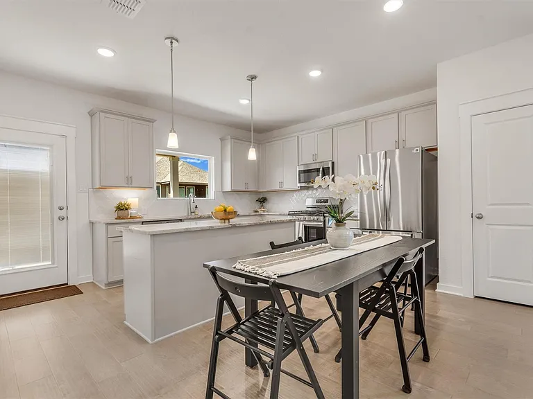 108 Blackwell Ln — Photo 10