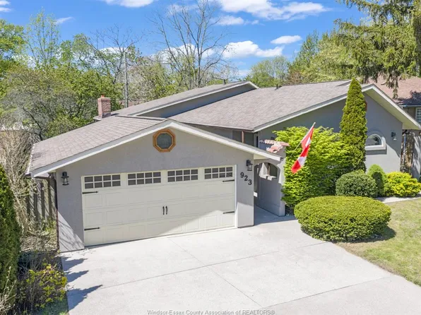 923 Lauzon Rd, Windsor, ON N8S 3M4