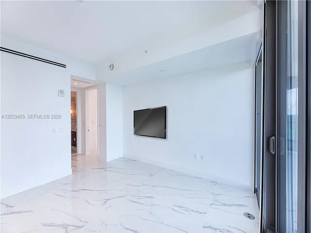 15701 Collins 1403 Sunny — Photo 9
