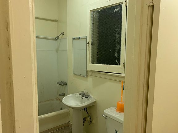 5th image of 456 S Cochran Ave #X2
