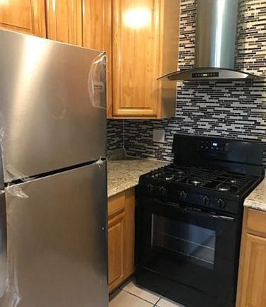 4th image of 26 Lexington Hl Unit 2