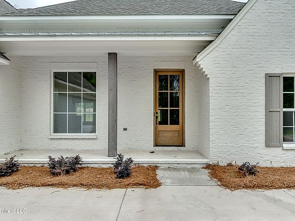 3rd image of 124 Grayson Way