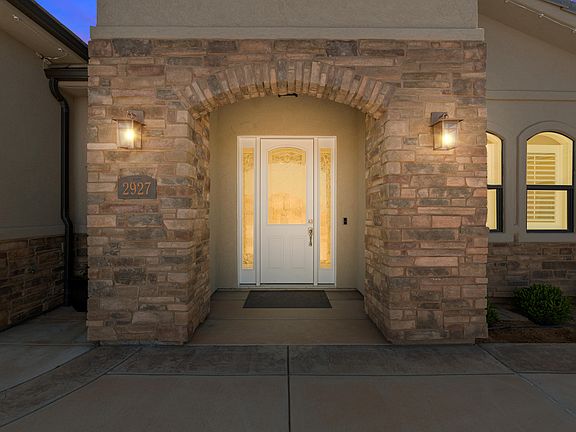 4th image of 2927 S Majestic Court Dr