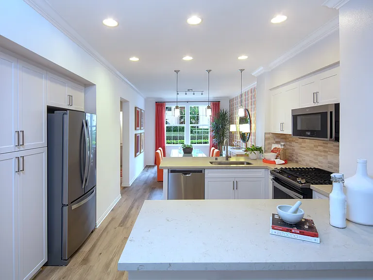 Anacapa Apartment Homes — Photo 6