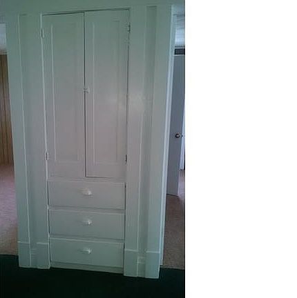 4th image of 295 Tremont Ave