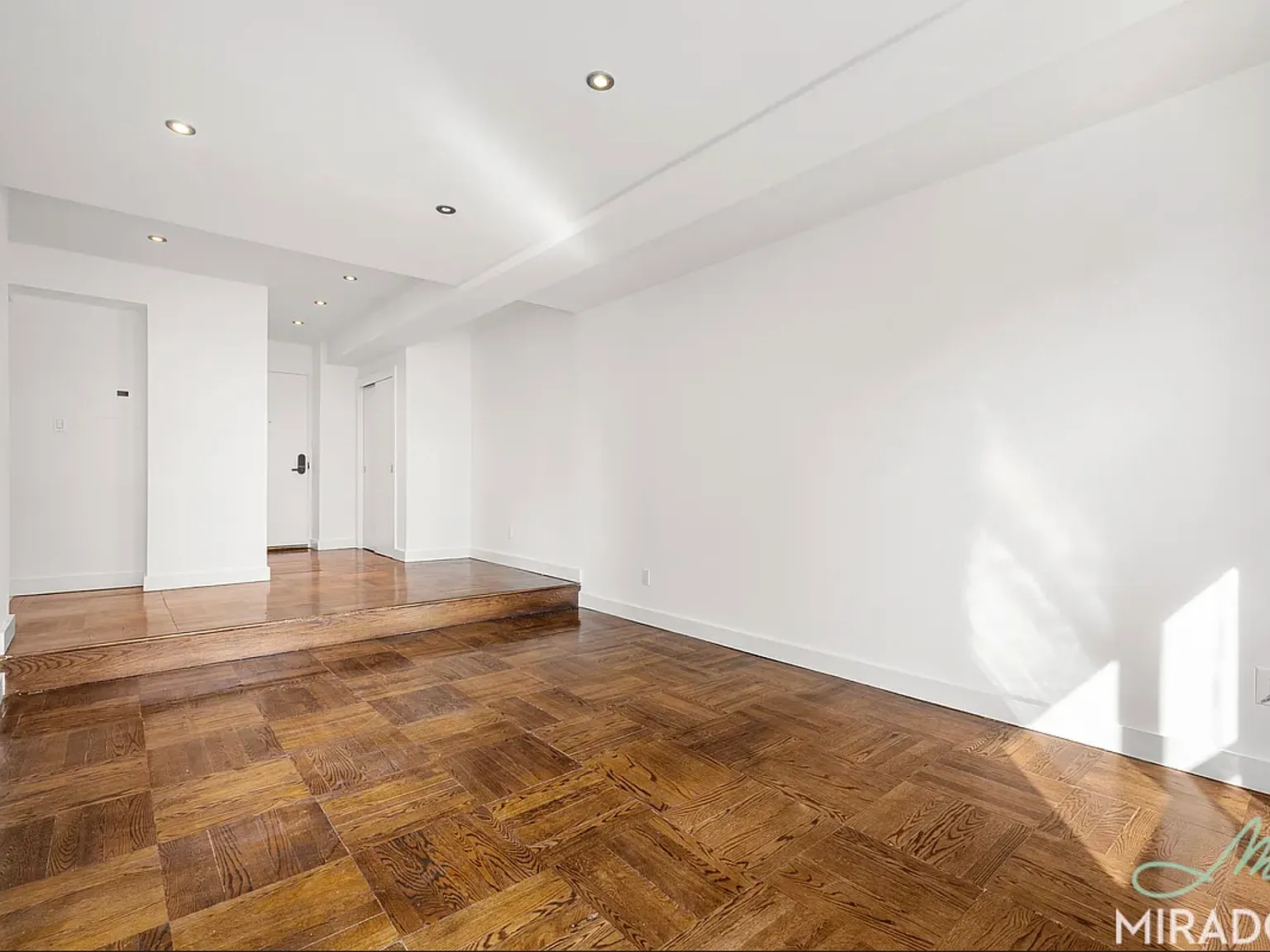 255 W 14th St — Photo 3