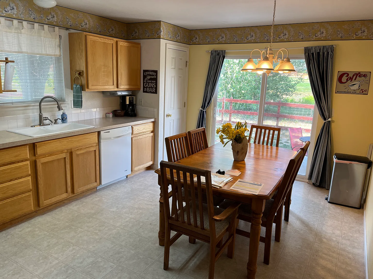 3 bed, 1.5 bath, 1490 sqft, $2,500 — Photo 4