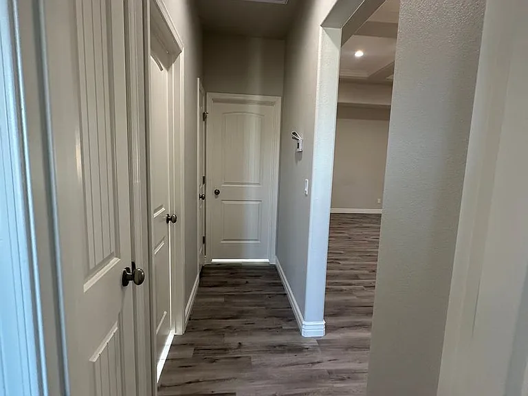 2743 Chambers Ave — Photo 12