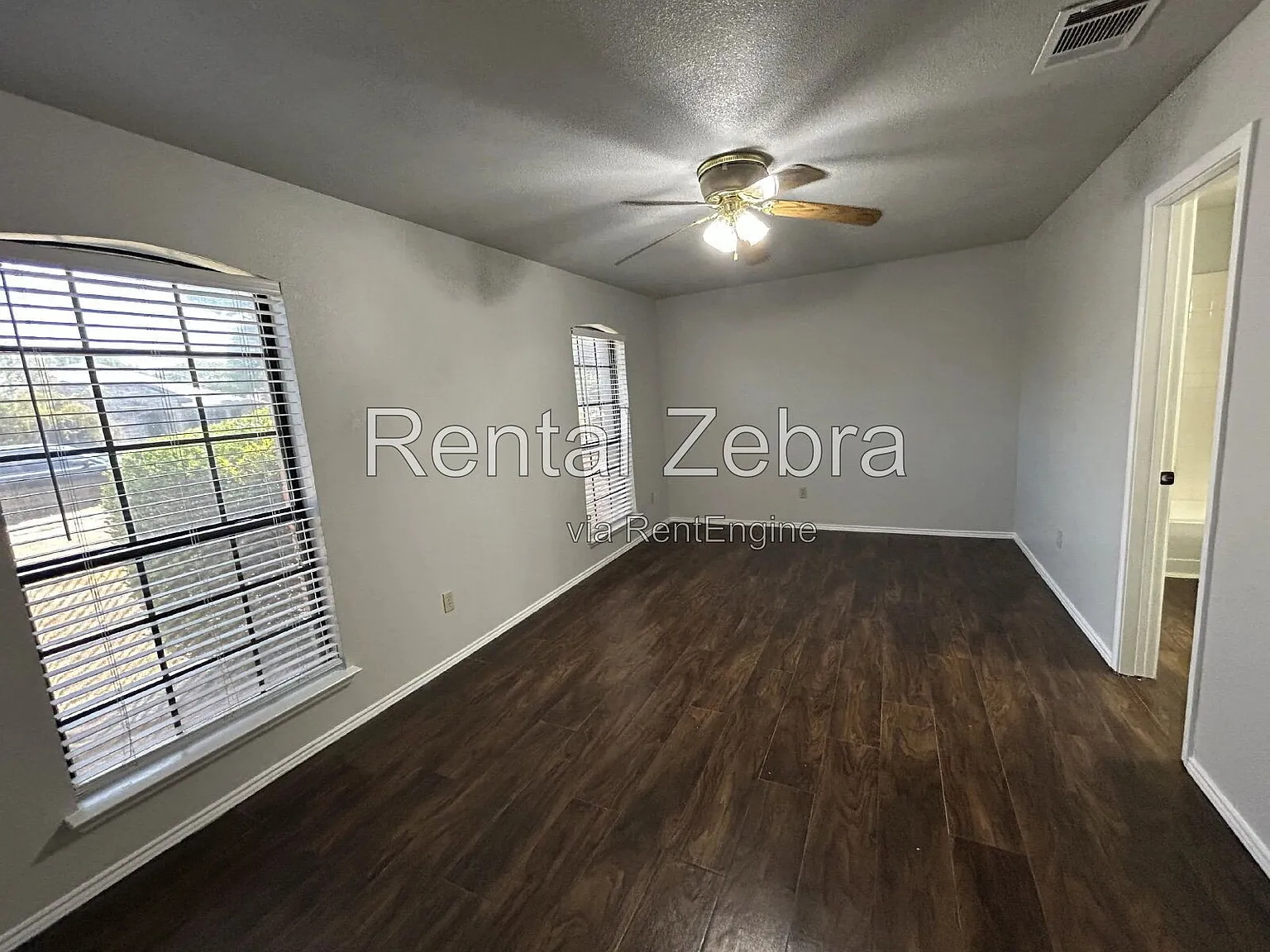 3 bed, 2.0 bath, 1412 sqft, $1,975 — Photo 4