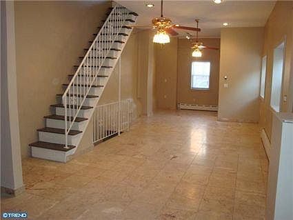 Marble floors / high ceilings
