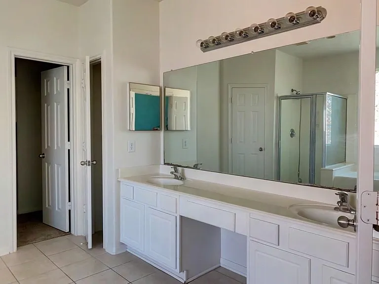 18207 Linden Forest Ln — Photo 23