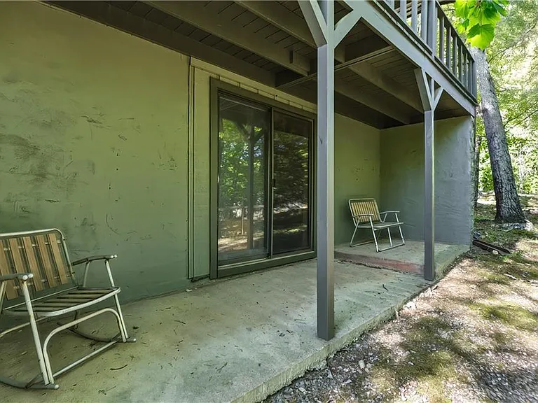 114 Cherokee Dr S — Photo 37