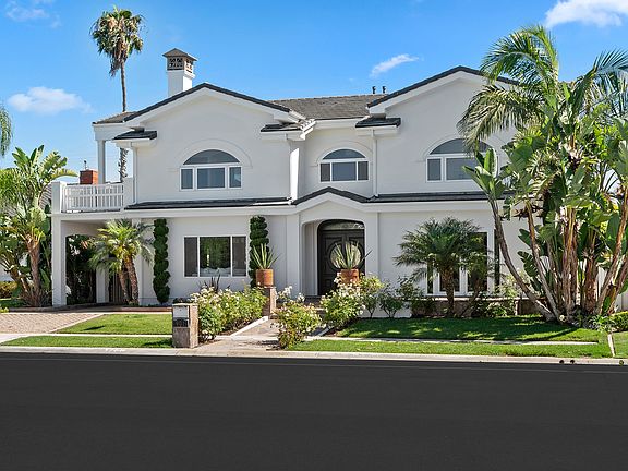 2nd image of 901 Cliff Dr