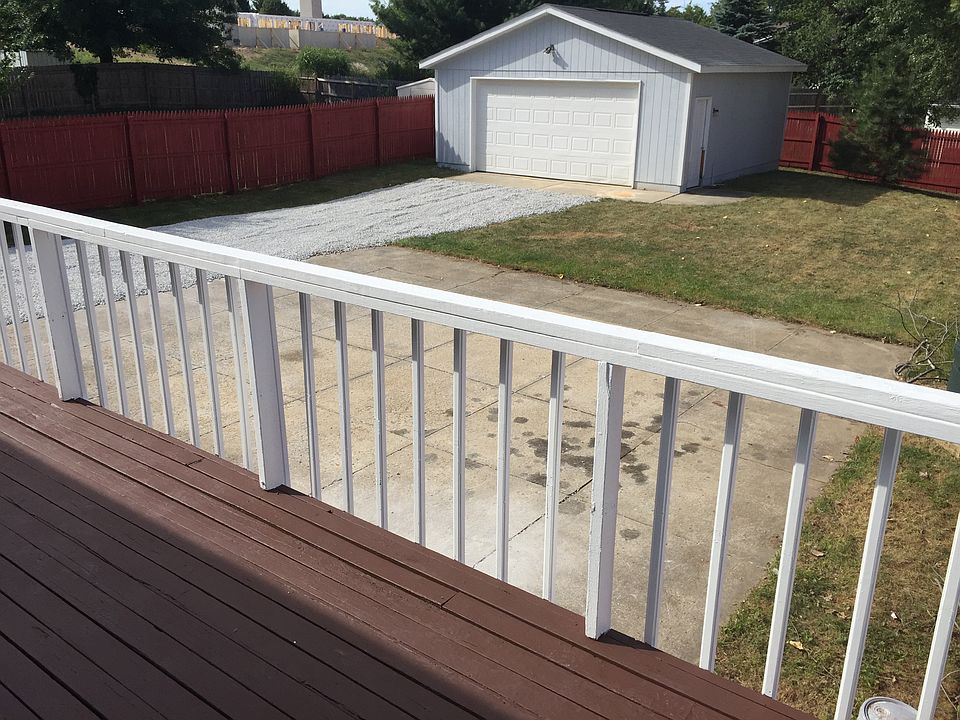 2nd image of 2046 Pickle Rd