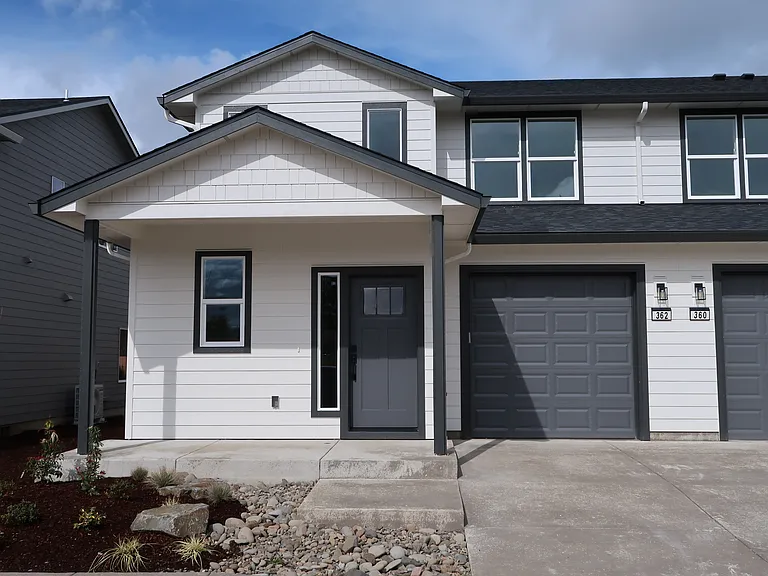 Seven Oaks Luxury Duplexes — Photo 94