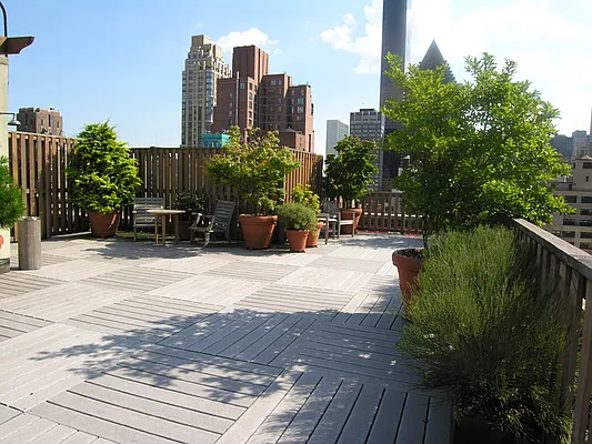 Sold by Sotheby's International Realty | media 23