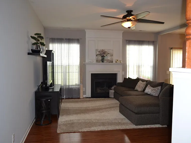 9032 Bishop Crest Ln — Photo 3
