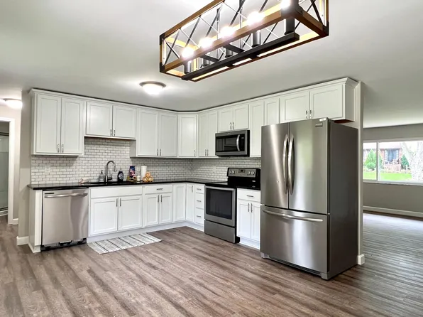 6700 Park Vista Rd, Englewood, OH 45322