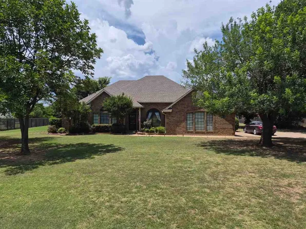 14 NW Deer Run Trl, Lawton, OK 73505