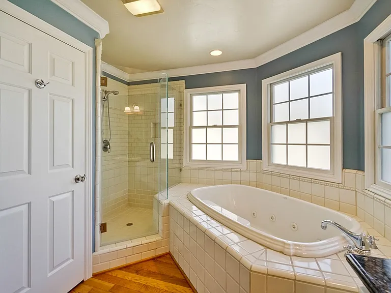 1150 Meredith Ave — Photo 54