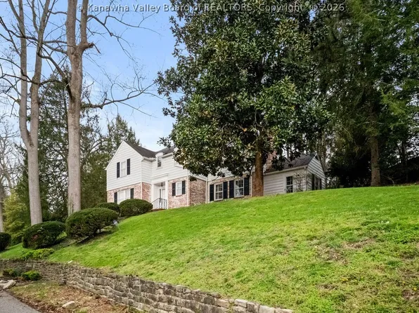 606 Briarwood Rd, Charleston, WV 25314