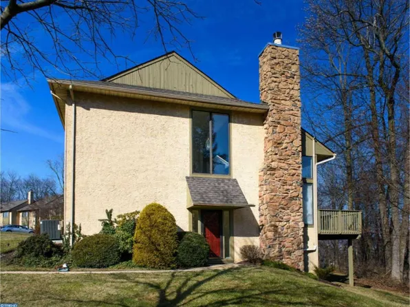 398 Lynetree Dr, West Chester, PA 19380