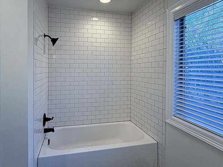 8218 Galespoint — Photo 10