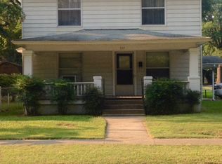 302 W 7th St, Stuttgart, AR 72160