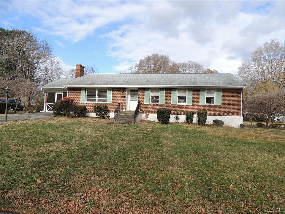 1st image of 2220 Woodcrest Dr