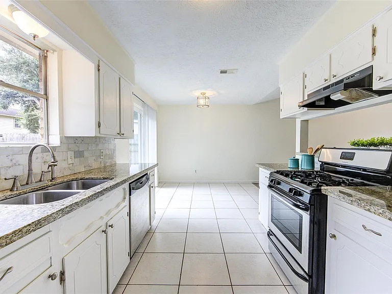 950 Grand Junction Dr — Photo 7