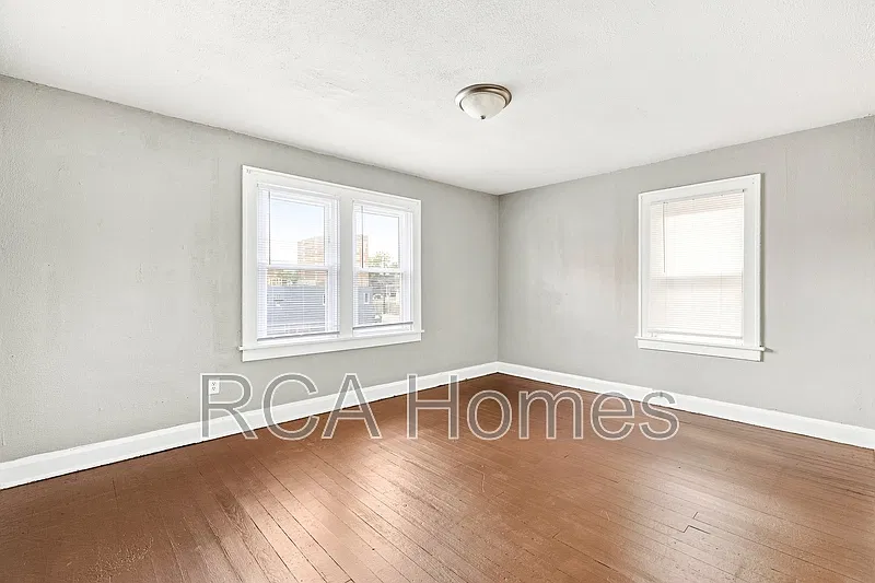 3 bed, 2.0 bath, 1400 sqft, $1,500 — Photo 4