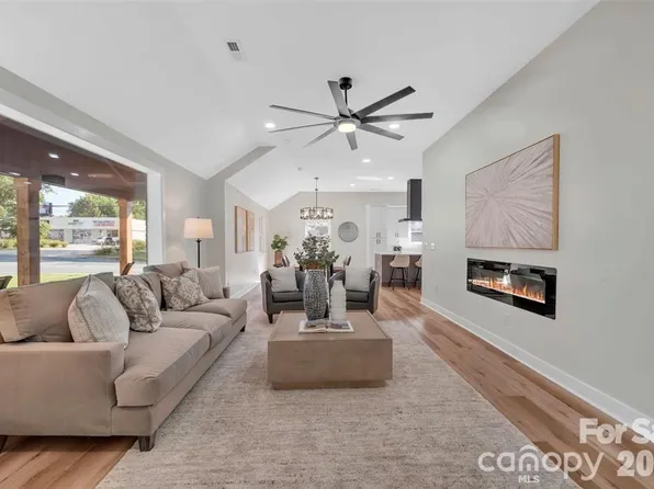3942 McMillan St, Charlotte, NC 28205