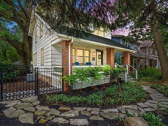 2nd image of 2804 Indianola Ave