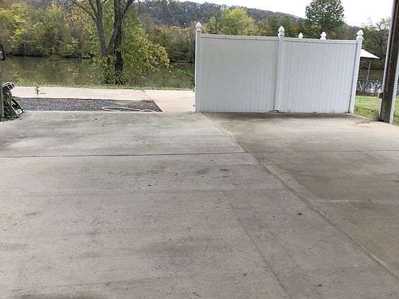 3rd image of 1467 Chapmansboro Rd