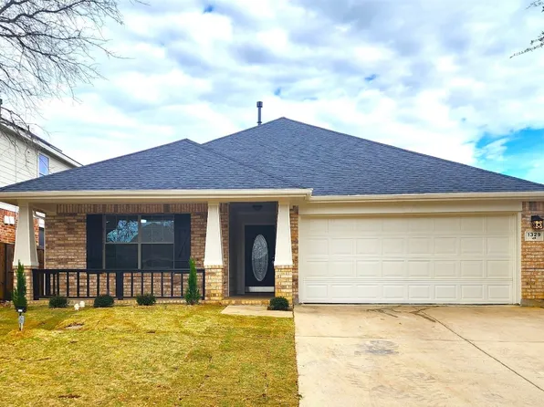 1329 Cattle Crossing Dr, Fort Worth, TX 76131