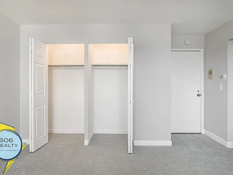 Royal Arms Apartments! Special Offer! — Photo 11