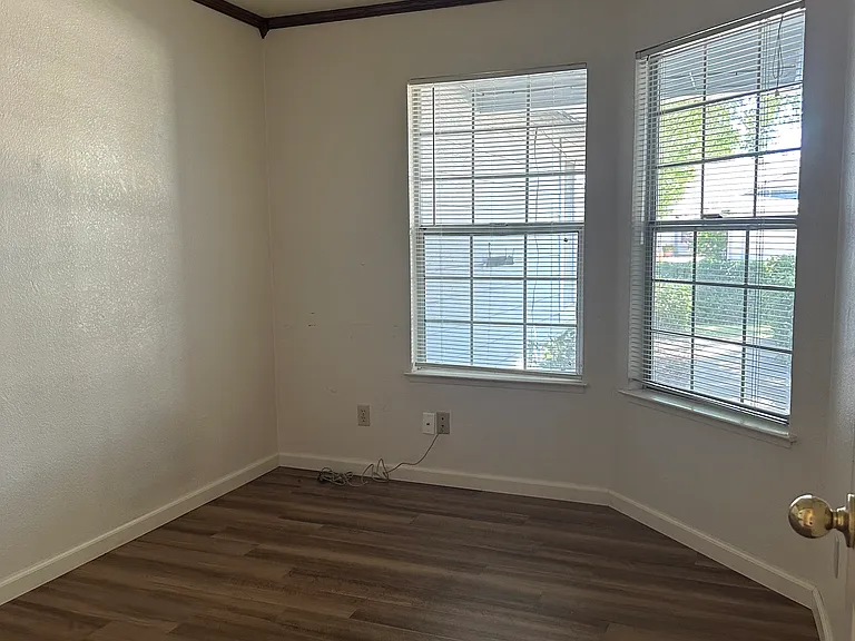 643 Lunardi Way — Photo 8