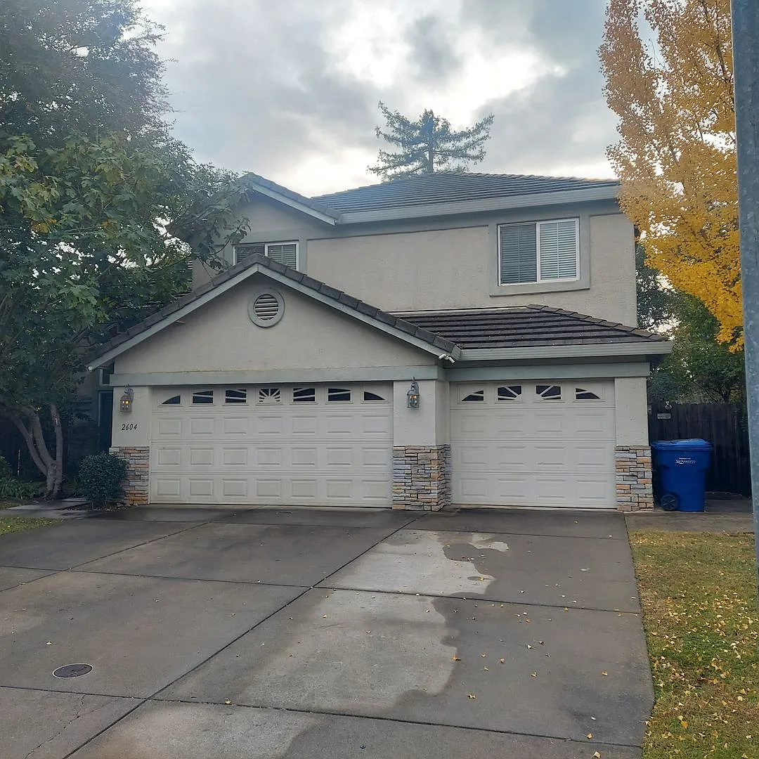 Large 5 bedroom, 3 bath home in the heart of Carmichael with 3 car garage, pool and more! — Photo 1
