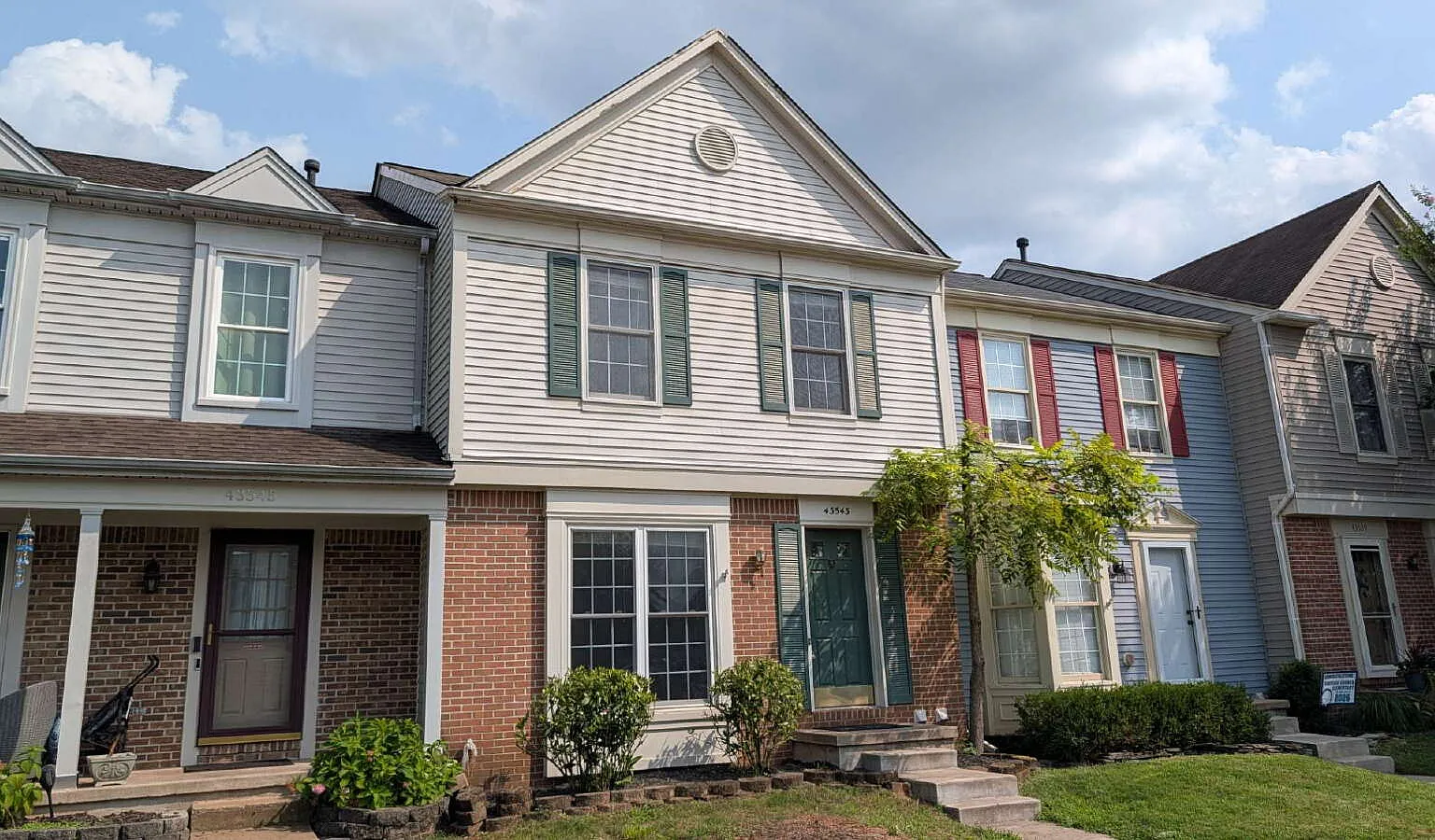 3 bed, 2.5 bath, 1827 sqft, $2,900 — Photo 1