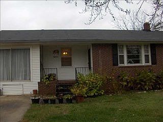 2nd image of 18 Dolphin St