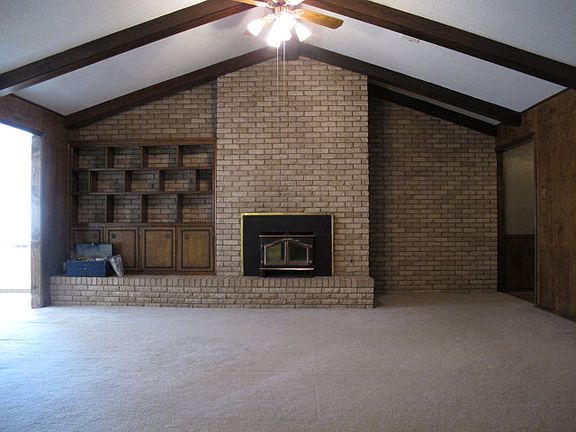 3rd image of 6121 Lynnhaven Dr