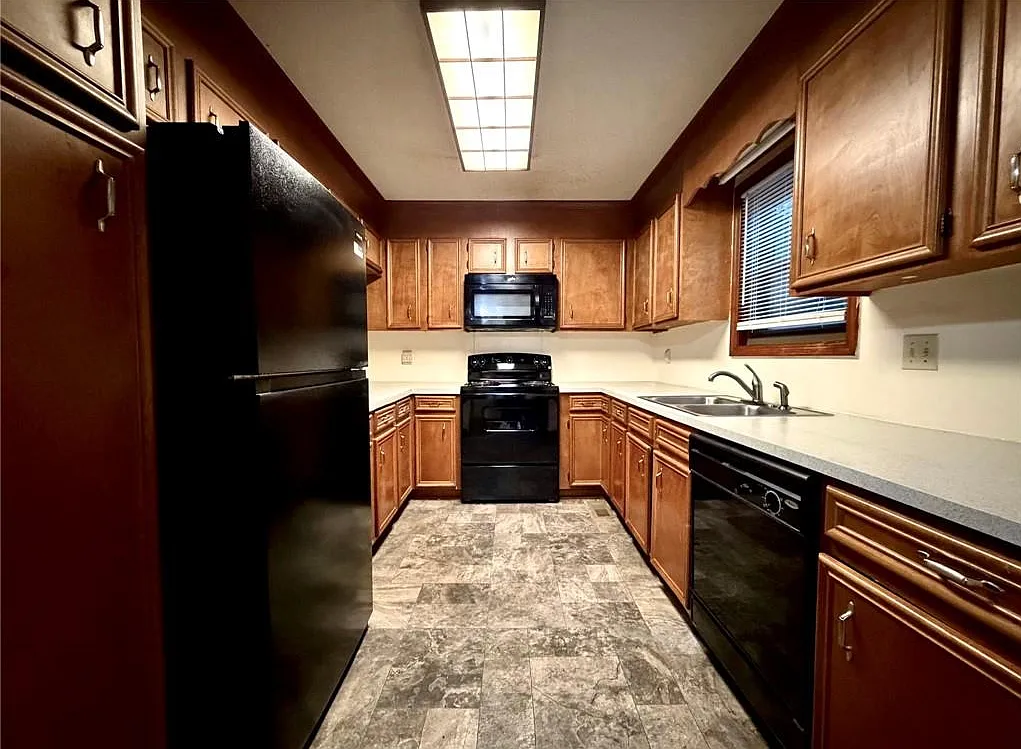 2 bed, 1184 sqft, $1,225 — Photo 2