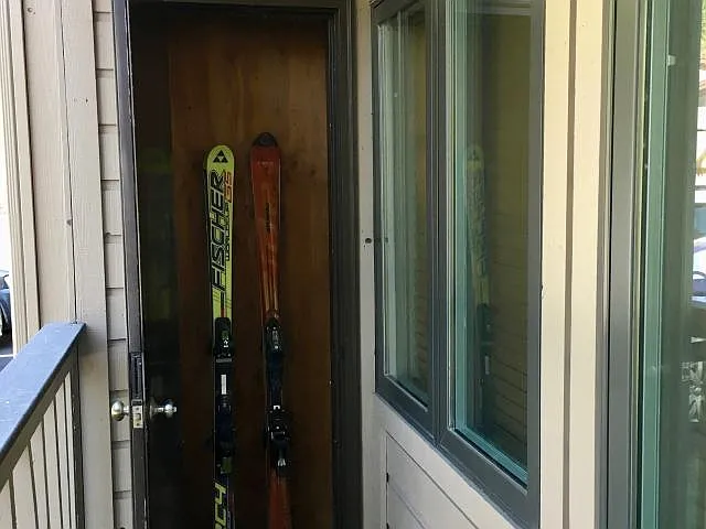 Ski locker