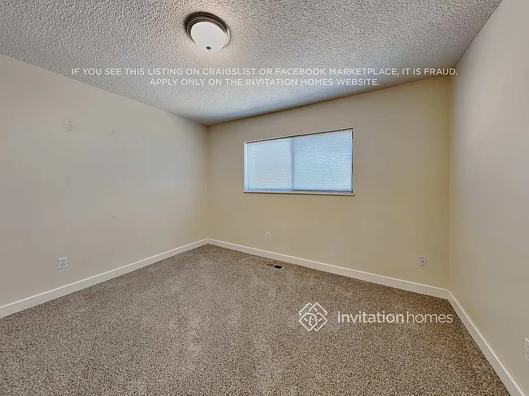 1290 Hans Brinker Ln — Photo 16