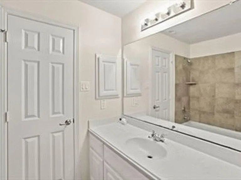 2354 Waterford Park St — Photo 17