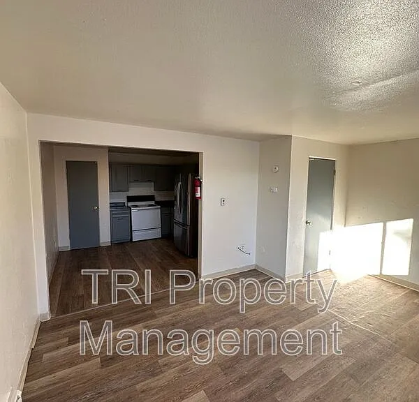 2019 4th Ave #6 — Photo 3