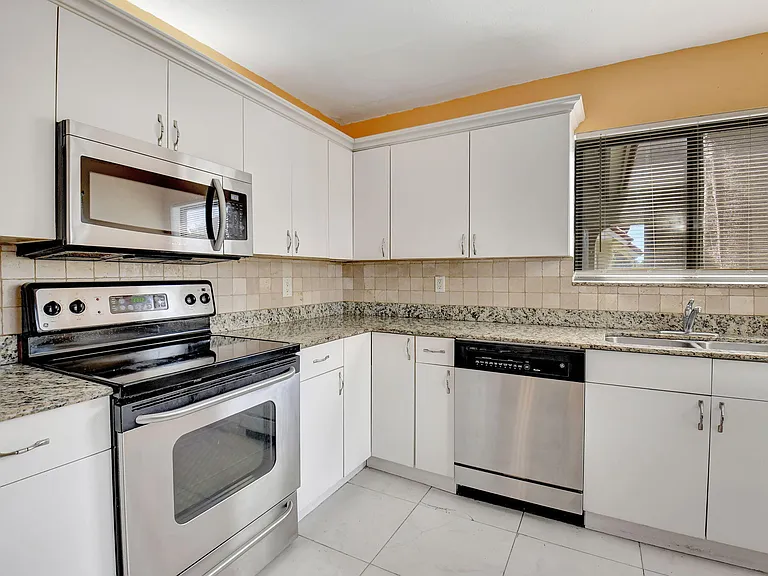 5715 Fairway Park Dr #201 — Photo 5
