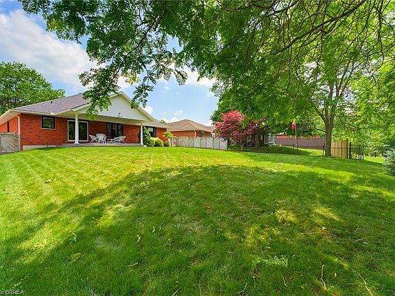 3rd image of 12 Macbride Ct