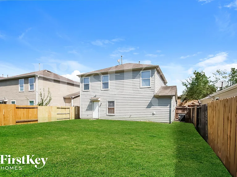 923 Grand Plains Dr — Photo 15