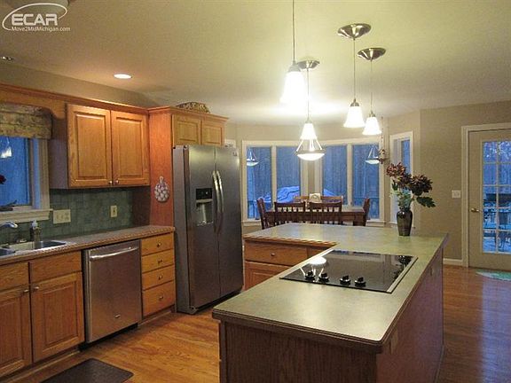 3rd image of 338 River Woods Dr